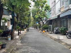Khu phân lô đồng bộ, nhà cũ, chủ đang ở tại Quảng Nam