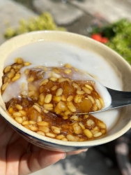 Mưa xún k thấy khách lun á trời lên đơn e ship khách ơi Bánh và chè sẵn tủ ạ Ghé e ko ib e ship ạ tại Quảng Nam