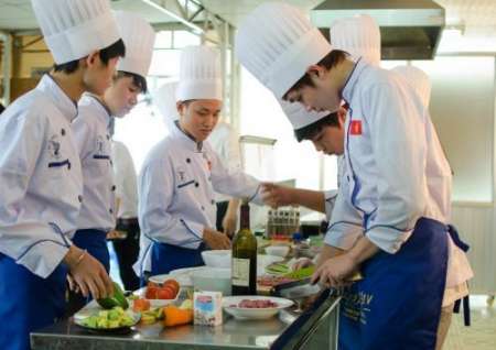 Tuyển dụng đầu bếp & phụ vụ  tại Quảng Nam