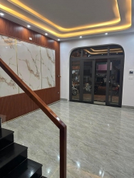 Nhà 2 tầng hiện đại với 3 phòng ngủ tại Quảng Nam