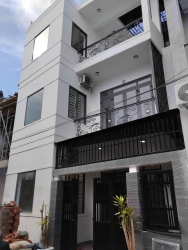 Bán nhà kiệt 5m Trần Đình Tri, P. Hoà Minh, Liên Chiểu, DTĐ 65m², DTXD 200m², 3 tầng, 3 mê, 3 phòng ngủ, 3WC, sân phơi, ban công, nội thất đầy đủ tại Quảng Nam