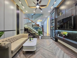 Nhà đẹp 2 tầng mới full nội thất mặt tiền hoà cường - hải châu tại Quảng Nam