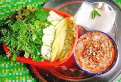 Gỏi Cá Lam Ngoc - Cá mới về còn tươi rói, sứa ngâm mắm nhĩ tại Quảng Nam