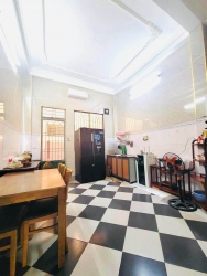 Nhà 3 tầng Phan Đăng Lưu Hải Châu, Ô tô đỗ, Nhà chủ xây ố tam huyết tại Quảng Nam
