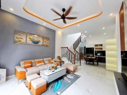 Nhà 2 tầng kiệt ô tô tô hiệu tại Hoà Minh tại Quảng Nam