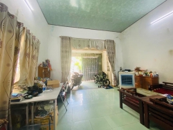 NHÀ DIỆN TÍCH LỚN - LÔ GÓC HAI MẶT THOÁNG - KIỆT 5M ÔTÔ ĐỖ CỬA - CÁCH ĐƯỜNG CHÍNH TÔ HIỆU 50M tại Quảng Nam