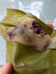 Bánh Sắn tươi nhân đậu đỏ kèm dừa bào sợi bao ngon tại Quảng Nam
