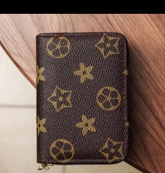 Em đã đánh rơi chiếc ví màu nâu tại Quảng Nam