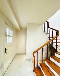 Cho thuê nhà nguyên căn 4 tầng kiệt Ông Ích Khiêm phù hợp vừa ở vừa kinh doanh văn phòng công ty tại Quảng Nam