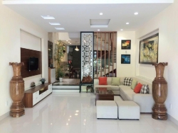 Bán căn nhà 4 tầng VIP tuyệt vời tại Tuyến phố Hoài Thanh, Mỹ An tại Quảng Nam