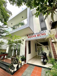 Bán nhà 3 tầng mặt tiền Nguyễn Đình Thụ, diện tích 200m2, view hồ, giá 1x tỷ thương lượng tại Quảng Nam