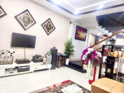 Bán nhà 2 tầng, 2 mê mặt tiền Sơn Thuỷ - Sát Lê Văn Hiến - Gần biển mát mẻ - Full nội thất - Nhà đẹp ở ngay tại Quảng Nam