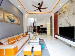 can nha moi hoan thien kiet oto dau truoc nha tại Quảng Nam