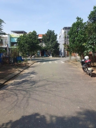 n Lô Đất Đẹp Kẹp Cống - Diện Tích Lớn 115m2 - Tùng Lâm 5 - Sống Song Với Trục Đường Lớn tại Quảng Nam