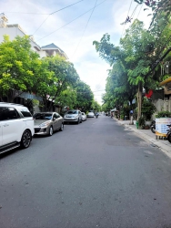 Tắm biển sáng chiều tại Quảng Nam