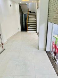 Cho thuê nhà 3 tầng góc 2 MT Đường Nguyễn Hoàng tại Quảng Nam