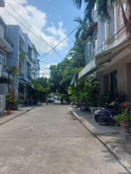 NG - 79M2 - NỞ HẬU - Ô TÔ ĐẬU ĐỖ tại Quảng Nam