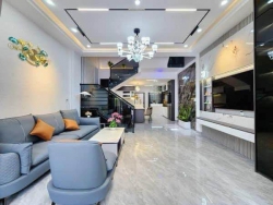 n nhanh căn nhà 3 tầng mặt tiền tại Quảng Nam