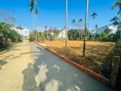 n 3 lô thuộc TP.Hội An.DT trên 100m2.Tiện ích xung quanh.X nhỏ.Sẵn sổ cc nhanh, hỗ trợ NH tại Quảng Nam