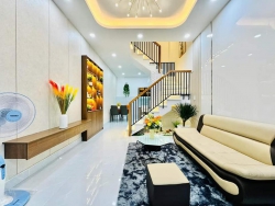 LÊN SÓNG NHÀ PHỐ MỚI KENG TRUNG TÂM QUẬN HẢI CHÂU tại Quảng Nam