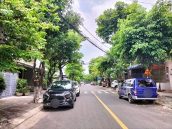 Lô đất sát bến xe, đường thông thẳng, thích hợp ở, xây căn hộ hoặc mở văn phòng công ty tại Quảng Nam