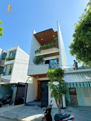 n nhà 3 tầng 3 mê full nội thất cao cấp tại Quảng Nam