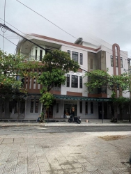BÁN NHÀ 3 TẦNG 2 MẶT TIỀN ĐƯỜNG NGÔ QUYỀN GẦN TRUNG TÂM THƯƠNG MẠI VINCOM tại Quảng Nam