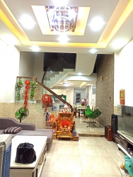 Cần bán căn nhà 4 tầng 5 phòng ngay cầu tình yêu tại Quảng Nam