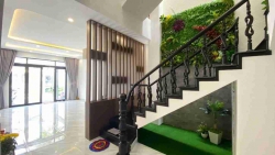 Sập Hầm - Nhà 3 tầng mặt tiền đường Hồ Nghinh tại Quảng Nam