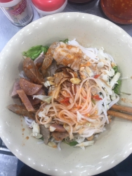 Mn ăn gì thì cứ ghé em, không ghé đc thì nhắn em ship nhé tại Quảng Nam