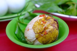Chiều nay em có trứng vịt lộn 59k 10 quả chín đầy đủ rau mắm, trứng cút lộn 109k 100 quả tại Quảng Nam