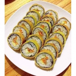 Quán ăn cơm cuộn, mì trộn, bánh mì sandwich và đồ uống phong phú tại Quảng Nam