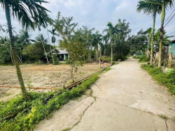 n 190m2 đất ở hoàn toàn - ngay chợ Lệ Trạch- Đường 5m ô tô vào tận nơi- Dân cư đông đúc, không tại Quảng Nam