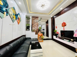 Nhà 3 Tầng Hoàng Diệu - Trung Tâm Thành Phố - Dọn Vào Ở Ngay tại Quảng Nam