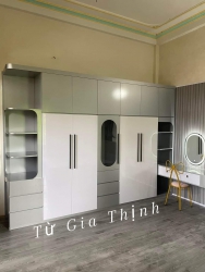 Tủ quần áo kết hợp với bàn trang điểm rất sang trọng tại Quảng Nam
