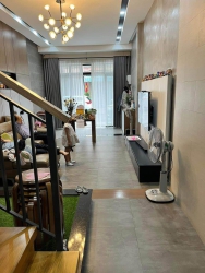 n nhà 3 tầng mặt tiền Thanh Thủy 7m5 tại Quảng Nam