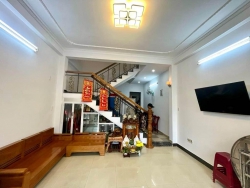 Bán Nhà 2 Tầng Mặt Tiền Tô Hiến Thành - Cách Biển 500m - Để Lại Nội Thất - Giá Chỉ 6,x Tỷ Thương Lượng tại Quảng Nam