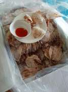 Mưa mưa.khách mua mực nhâm nhi làm mồi nhé . tại Quảng Nam