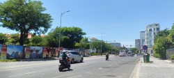 Tòa nhà 5 tầng có thang máy ngay trung tâm du lịch sát biển Mỹ Khê tại Quảng Nam