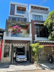 Bán nhà 4 phòng ngủ ở trước đường Hoa Minh gần biển tại Quảng Nam