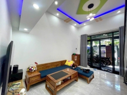 c đúc sau lưng bến xe tại Quảng Nam