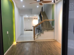 Bán căn nhà 3 tầng 3 mê kiên cố kiệt oto tại Quảng Nam