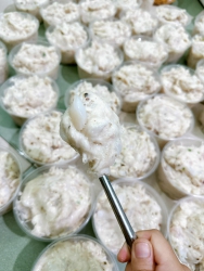 Chả mực nhà em làm liên tục cho khách tại Quảng Nam